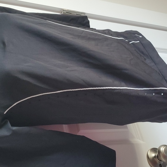 Nike Athletic Top With Hood and Quarter Length Sleeves in Size Small EUC - Picture 6 of 14